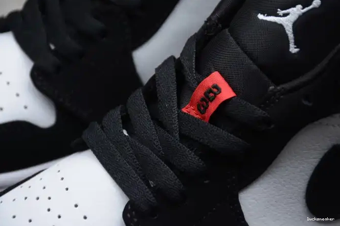 Rep LUCY Low Air 553558-116 1 Toe Black Jordan 0512